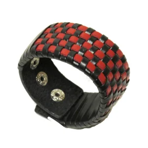 Flätat läderarmband