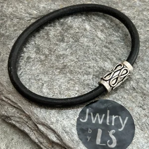 Läderarmband med magnetlås