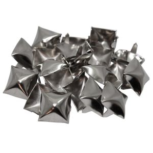 100 large pyramid studs new st