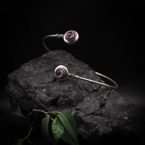 Överarmsring med två stenar